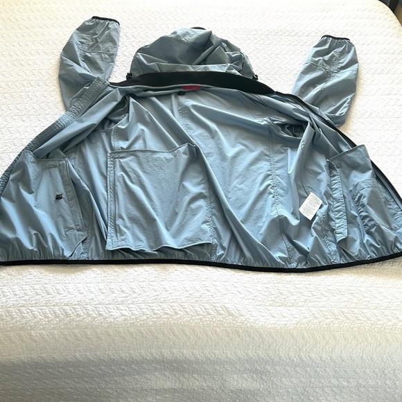 Victorinox (Swiss Army) Women’s Packable Lightweight Windbreaker Jacket SizeL - Picture 10 of 15